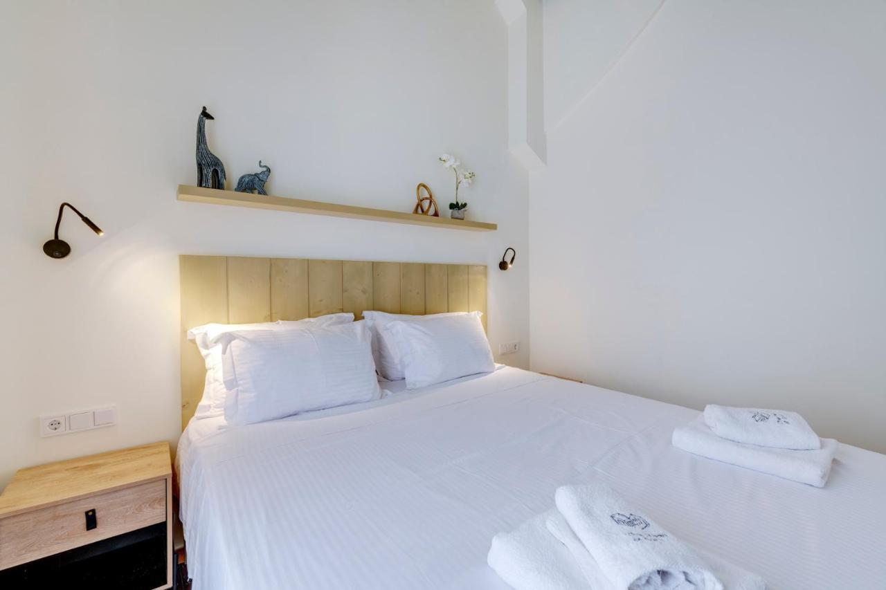 The Heart Of Syra - Your Home In Ermoupolis Exteriör bild
